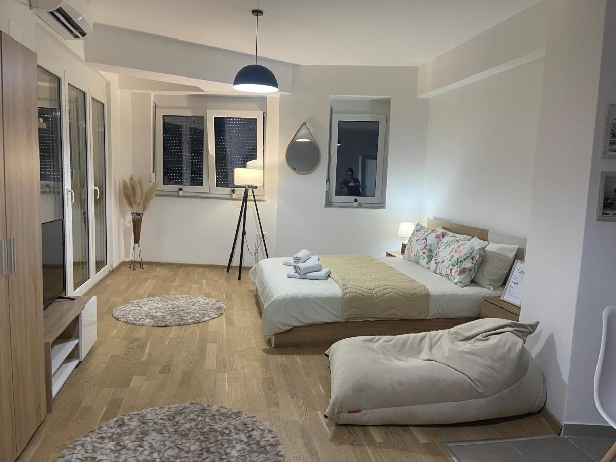 R&B Apartment City Center Ohrid Esterno foto