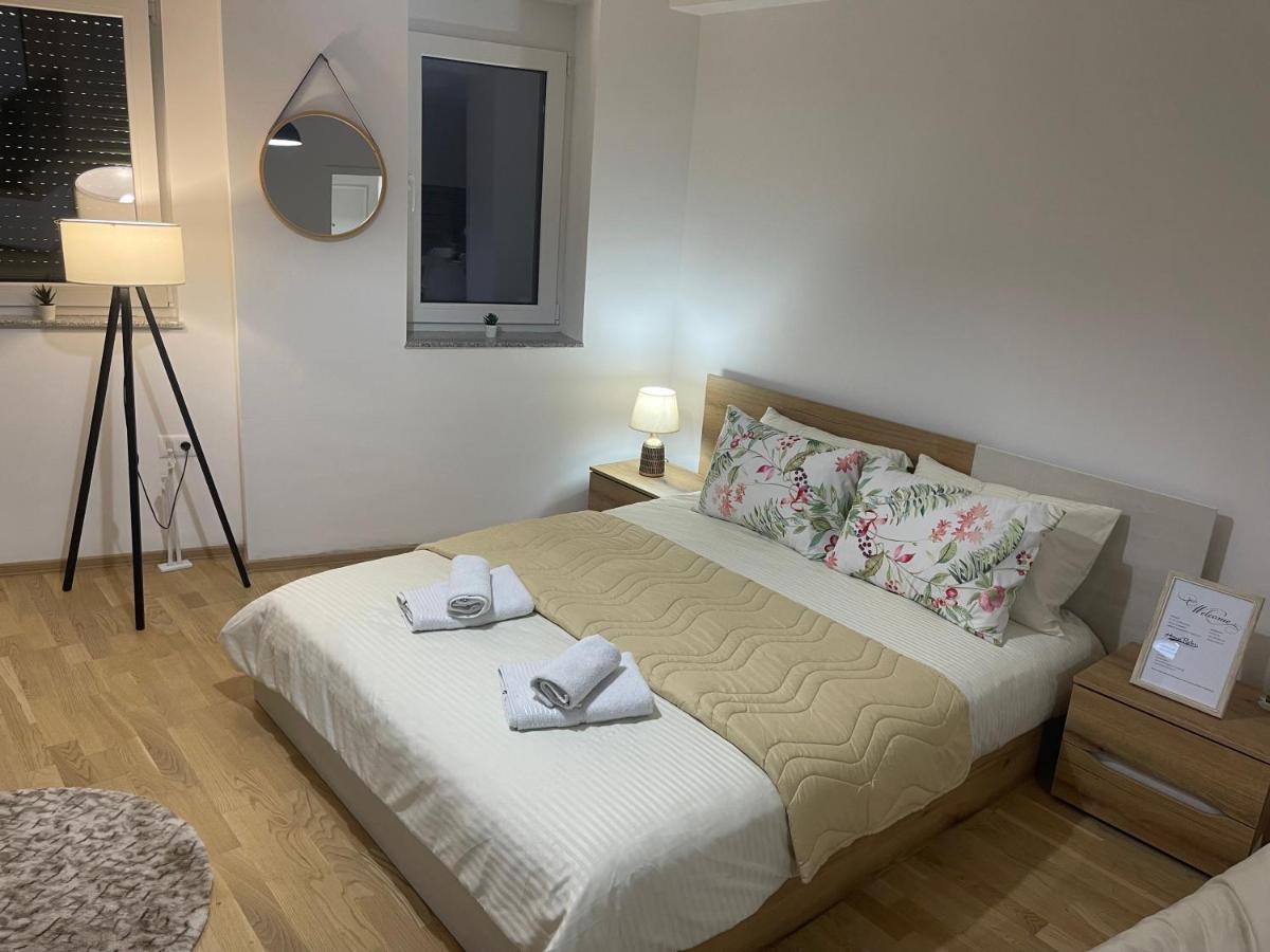 R&B Apartment City Center Ohrid Esterno foto